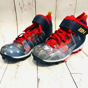 Under Armour Baseball Cleats size 2Y